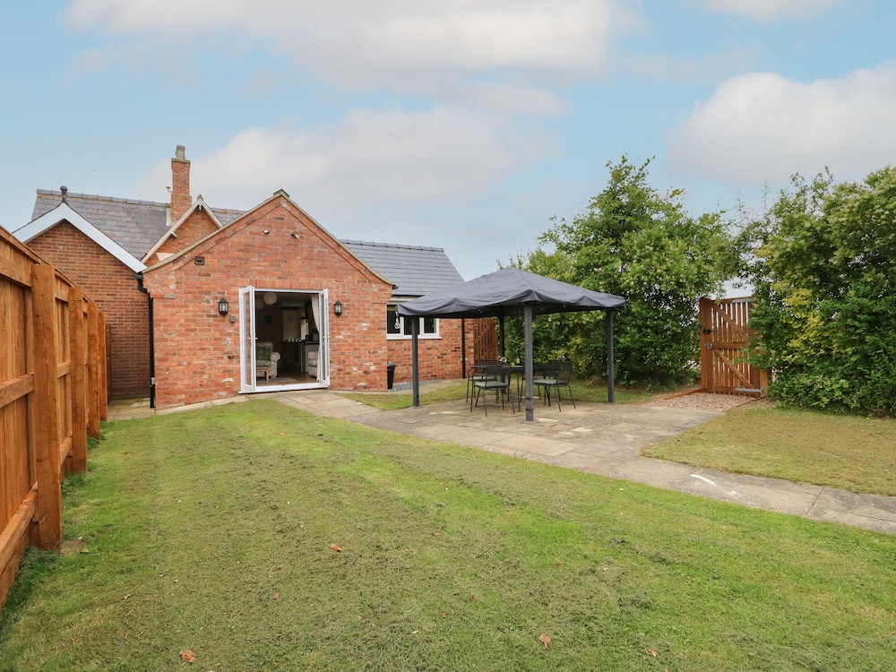 The Old Gate House Annexe — 4-Star Luxury Hotel in Alford, United Kingdom