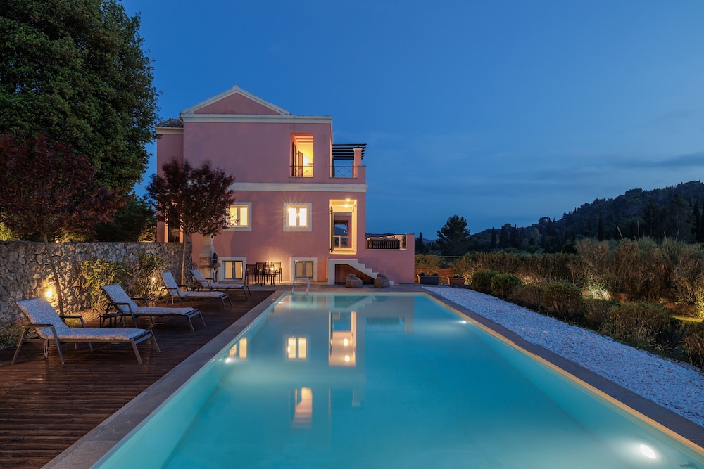 Luxury Villa Perla — 4-Star Luxury Hotel in Corfu, Greece