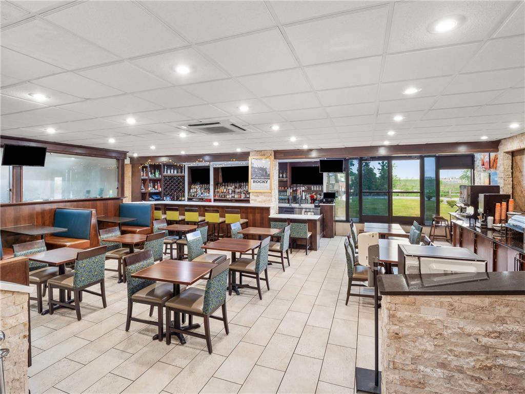 Comfort Inn Metro Airport - photo 56