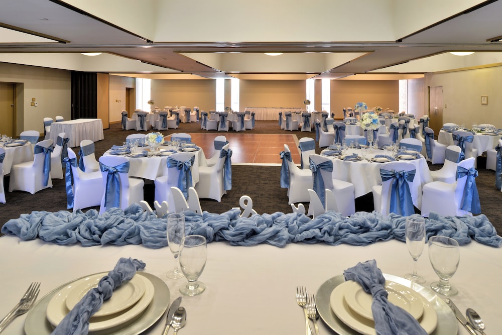 Hawthorne Inn and Conference Center - photo 36