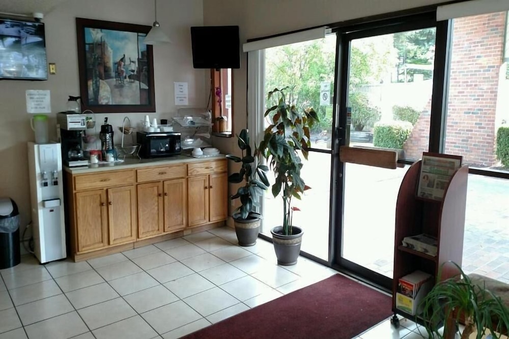Motel Puyallup - photo 11