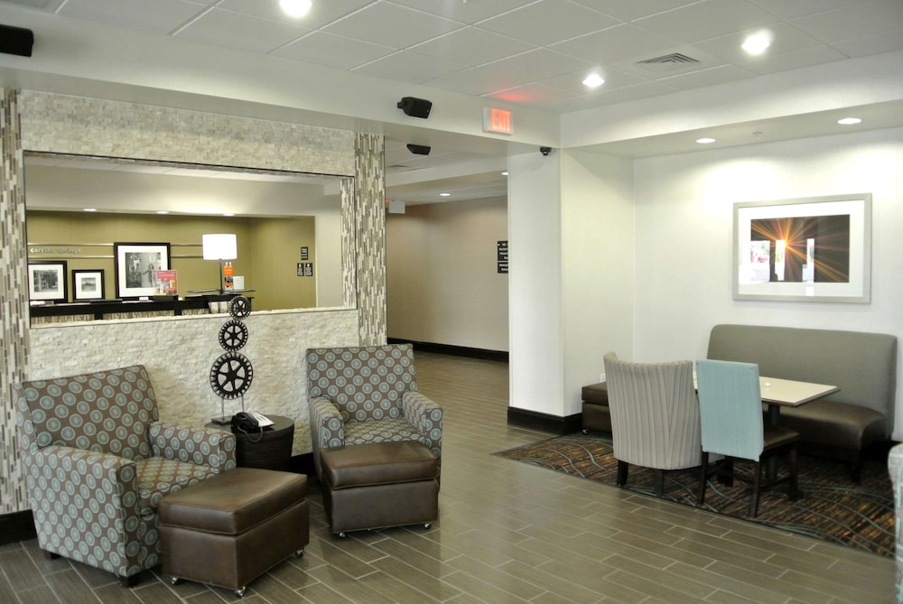 Hampton Inn Carrizo Springs - photo 2