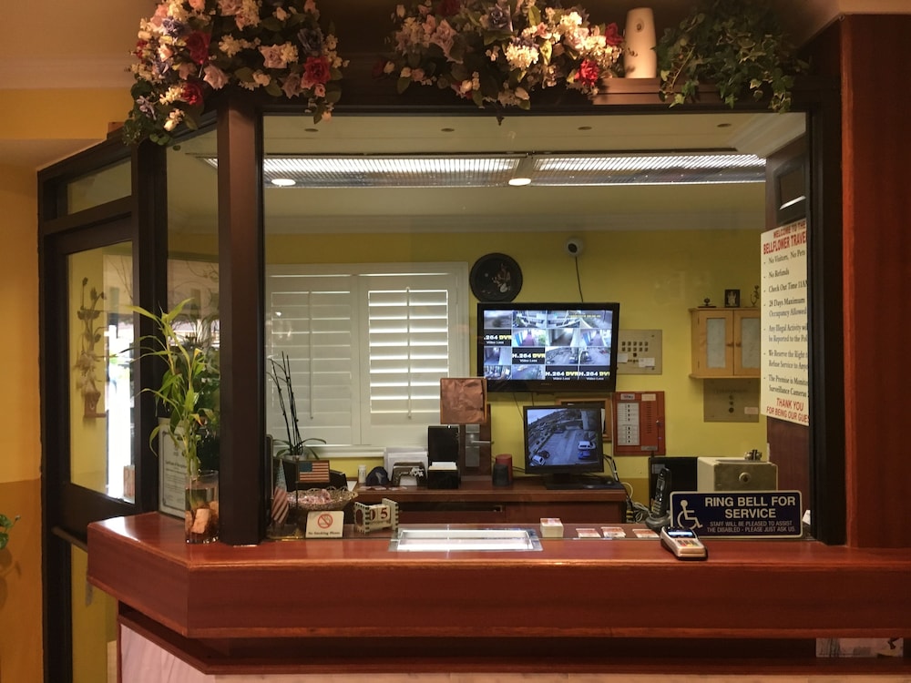 Bellflower Travel Inn - photo 4
