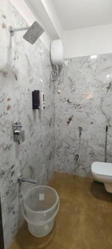 Elegant 1BHK at Bandra W Close to Lilavati hospital 304