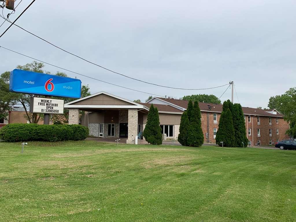 Studio 6 Rockford IL - featured photo