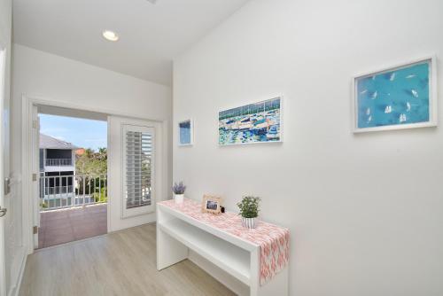 Delmar Dolphin - photo 25