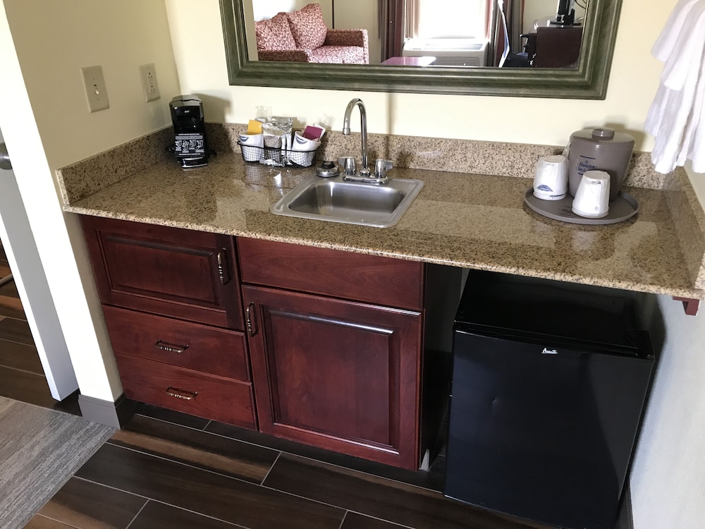 Hampton Inn & Suites Lamar - photo 60