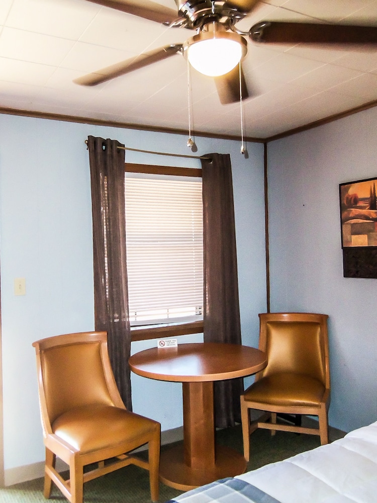 The Gold Pan Motel - photo 34