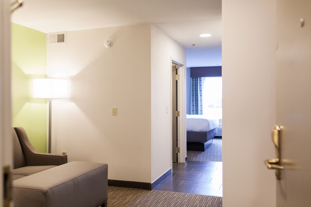 Holiday Inn Express & Suites Sweetwater by IHG - photo 7