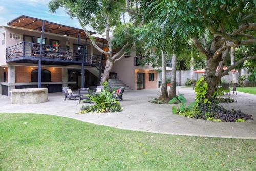 Exquisite 4 Bedroom Villa 5 minutes from beach — 4-Star Luxury Hotel in Sayulita, Mexico