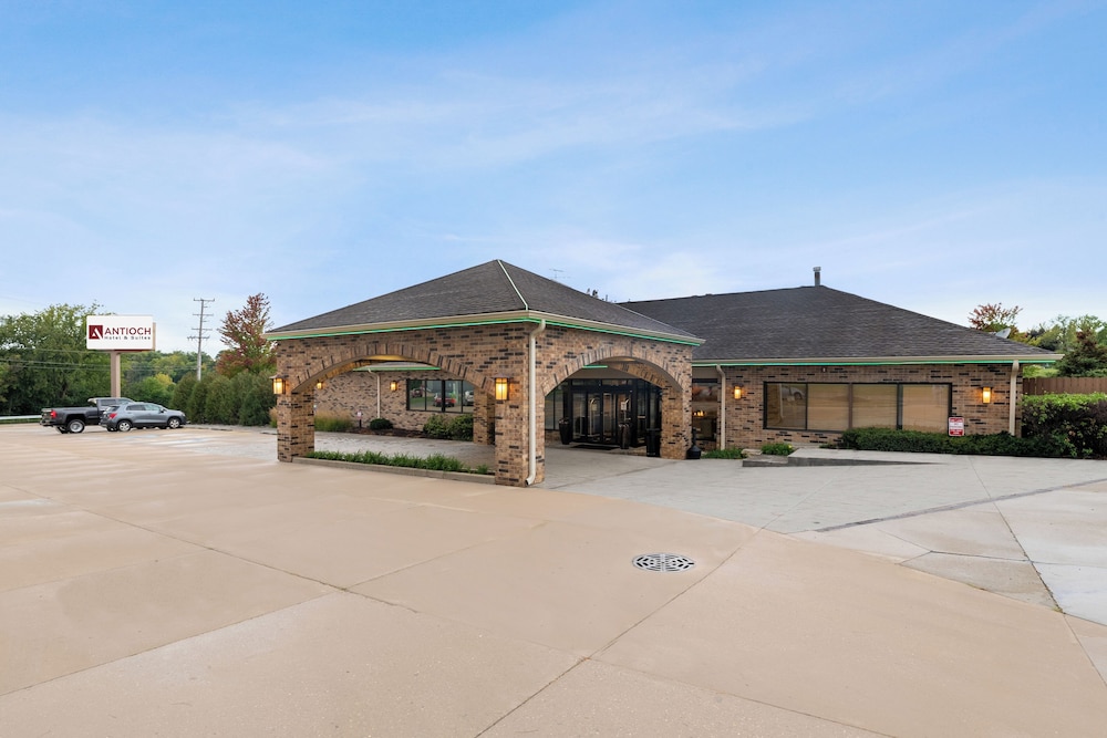 Antioch Inn & Suites Near Gurnee - photo 21