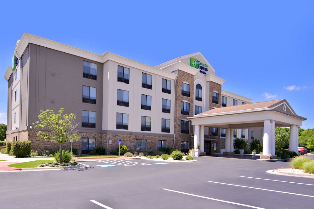 Holiday Inn Express & Suites Selma by IHG in Selma, United States