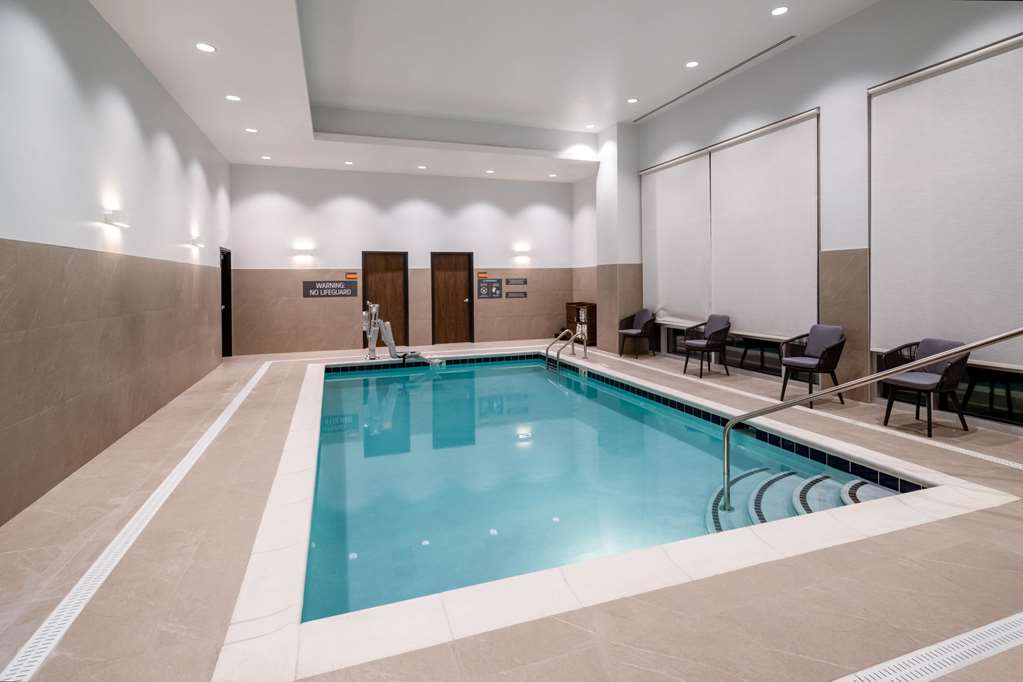 La Quinta Inn & Suites by Wyndham Nashville Downtown Stadium - photo 11