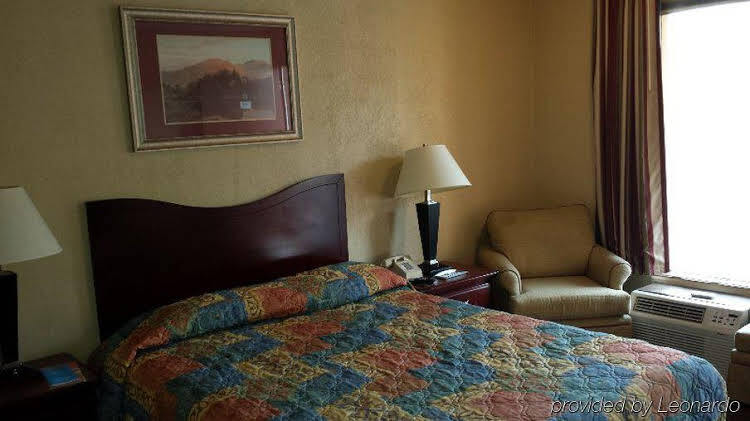 Scottish Inn Knoxville - photo 39