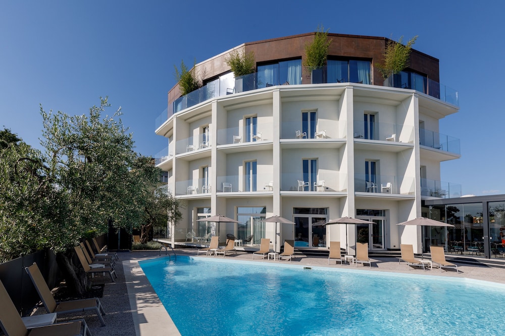 Art Hotel Ventaglio in Bardolino, Italy