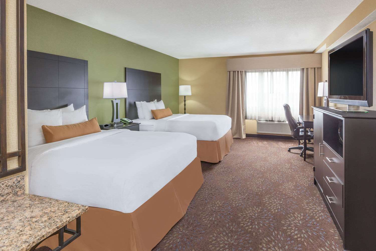Wyndham Garden Sterling Heights - photo 10