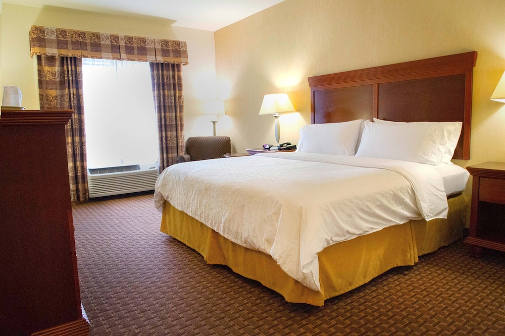 Holiday Inn Express & Suites Center by IHG - photo 22