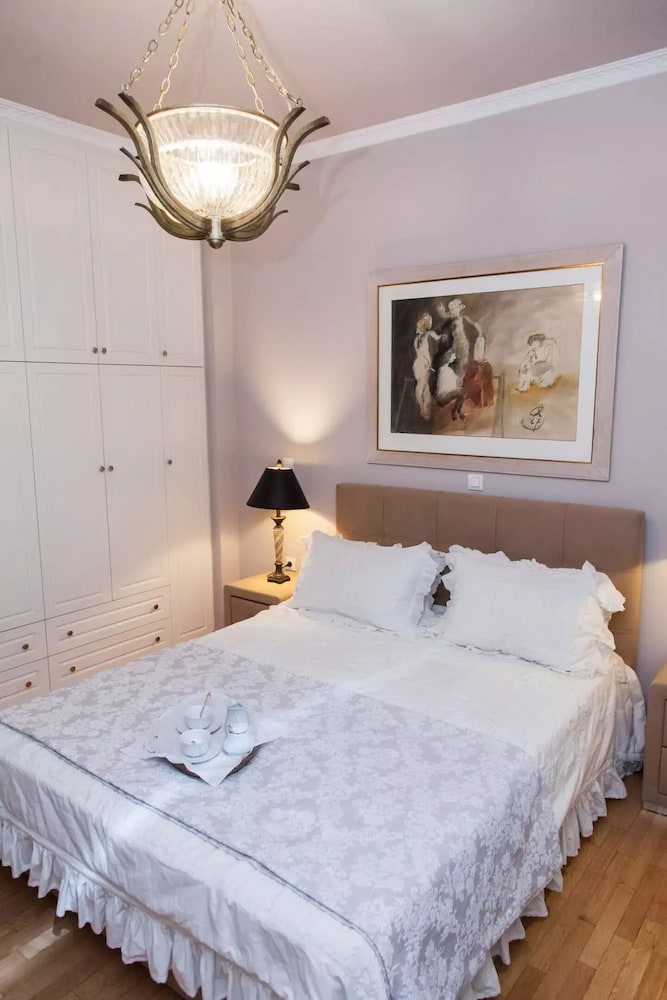 2 BedRoom Apt Live Like a Local in Kolonaki — 4-Star Luxury Hotel in Athens, Greece