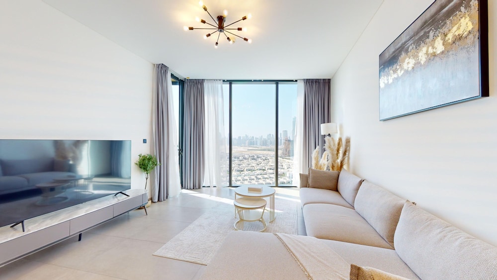 Al Meydan Waves Grande 1911 — 4-Star Luxury Hotel in Dubai, United Arab Emirates