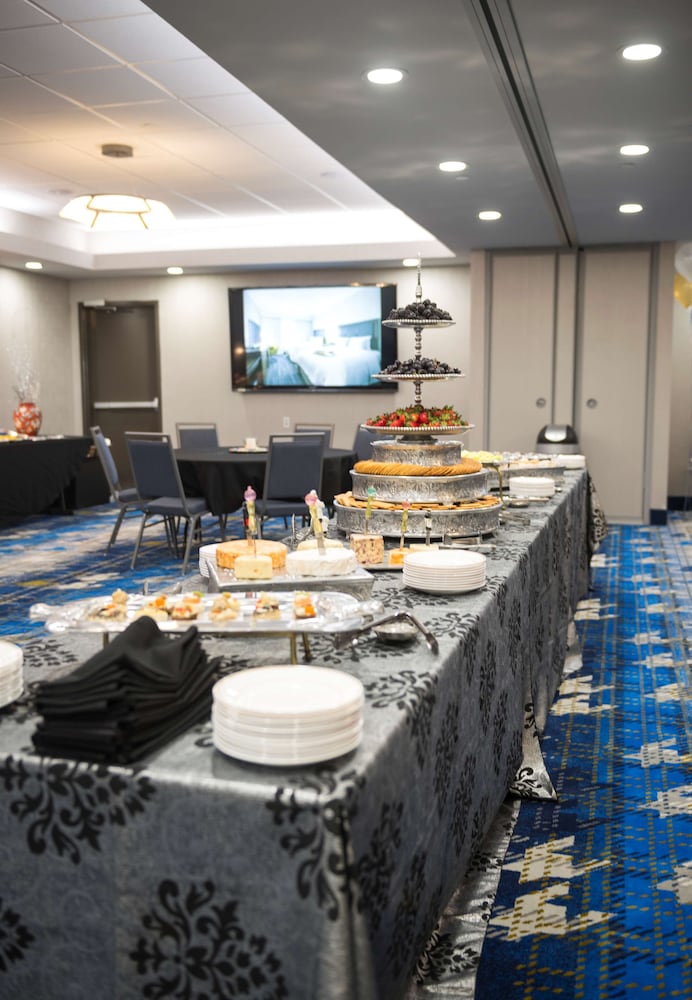 Hampton Inn & Suites Dallas Ft. Worth Airport South - photo 52