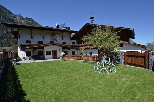 Ferienhaus Ban Brösign — 4-Star Luxury Hotel in Umhausen, Austria