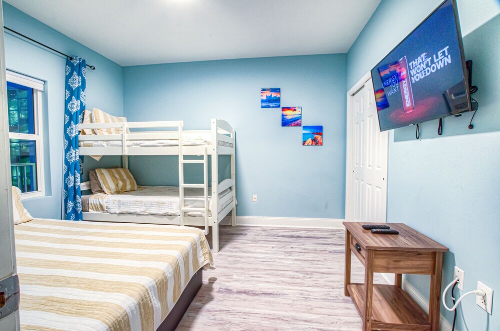 Laketown Wharf Resort by Aneliya's Rentals - photo 83