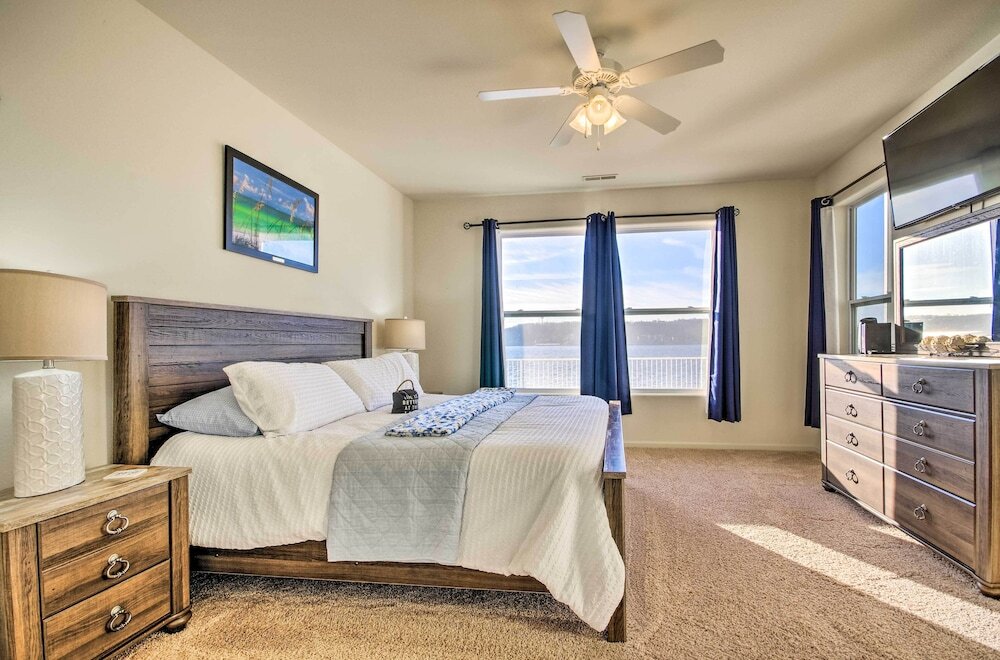 Waterfront Rocky Mount Resort Condo w Pool - photo 5