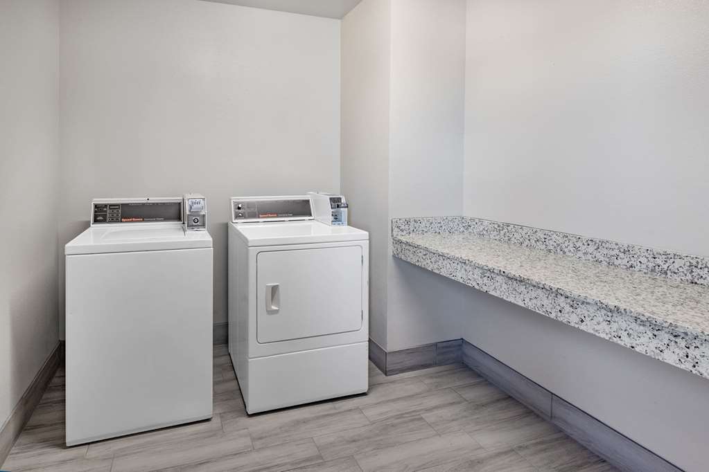 Days Inn by Wyndham Bernalillo - photo 23