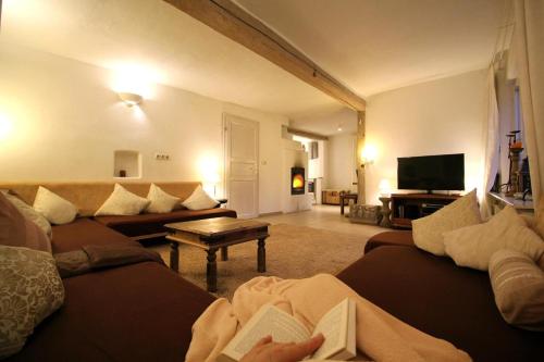 Ferienhaus 140 qm IGELMÜHLE bei der romantischen Rödermühle an der Fränkischen Saale in Deutschlands Mitte 8 km zur A7 — hotel in Hammelburg
