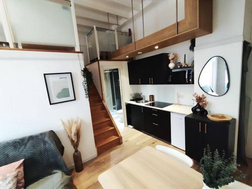 New Bioves Citron Calme Clim Wifi Plage Renove in Menton, France