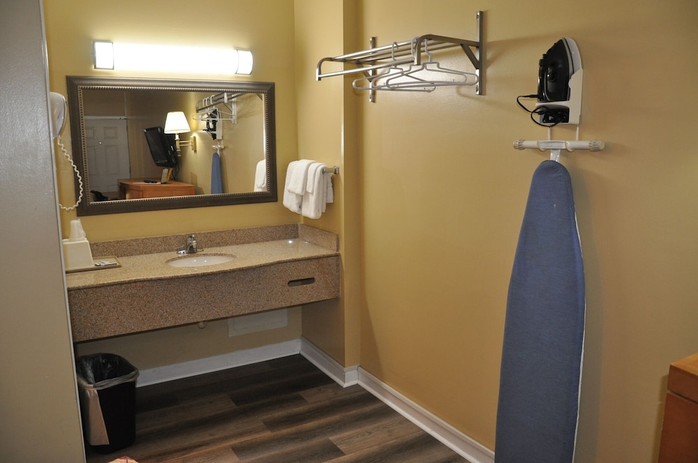 Best Rest Inn - photo 8