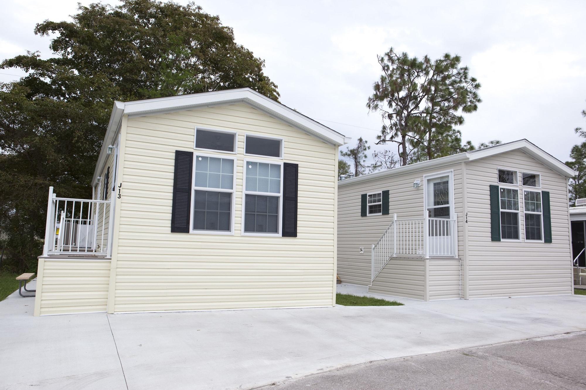 Club Naples RV Resort - photo 4