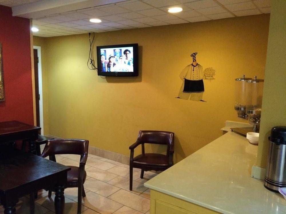 Best Western Oak Tree Inn - photo 3
