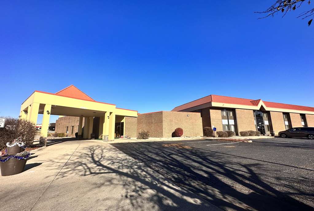 Super 8 by Wyndham Harrison OH - photo 4