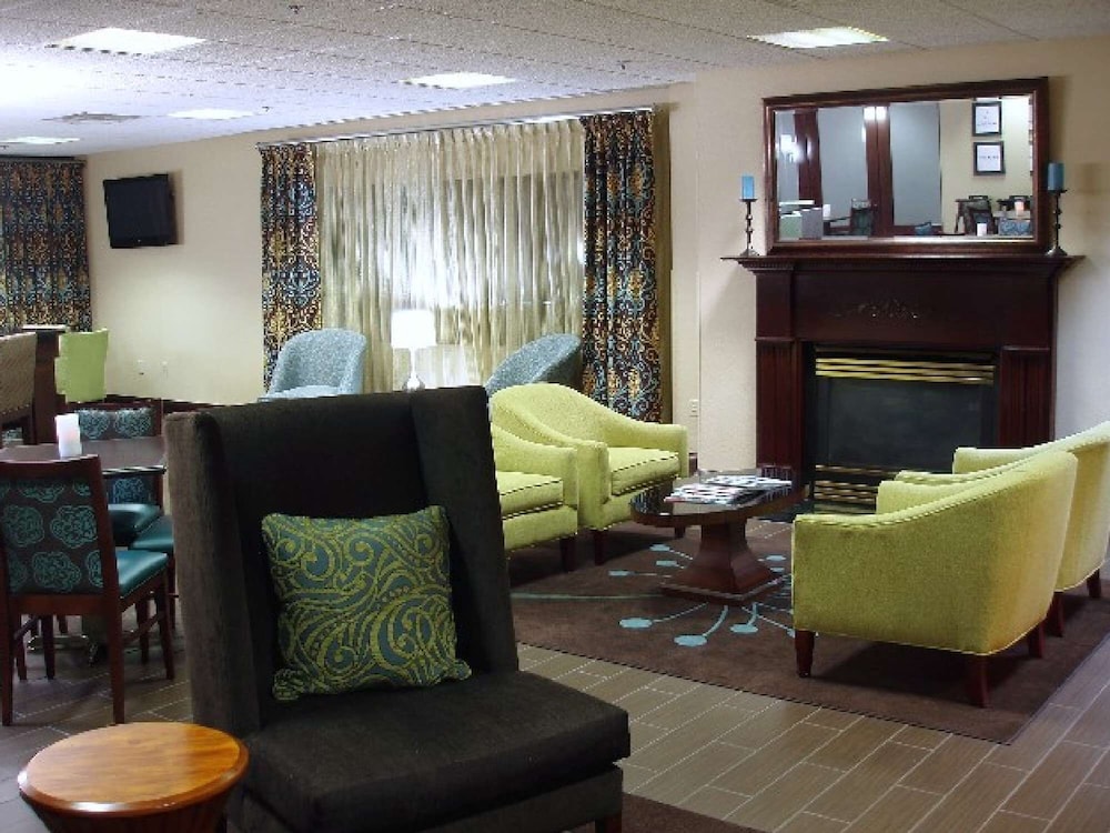 Hampton Inn Richmond - photo 4