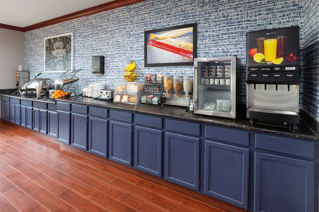 AmericInn by Wyndham Grinnell - photo 33