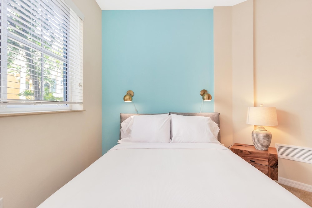 Dharma Home Suites South Miami at Red Road Commons - photo 7