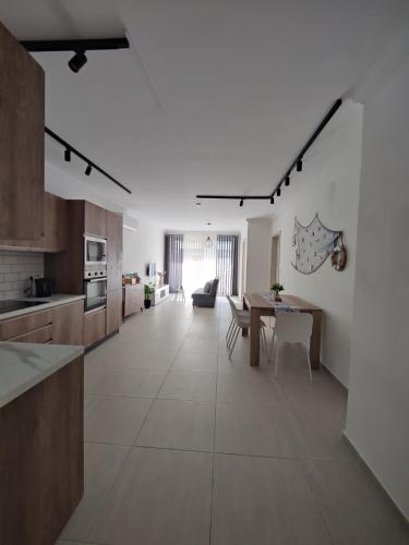 Marsaxlokk 2BR Apartment Quiet Coastal Escape — 4-Star Luxury Hotel in Marsaxlokk, Malta