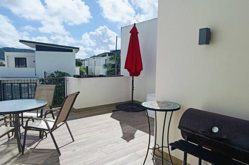 Bangtao Beach 600m Laguna 3BDR 3 5bath with Jacuzzi and BBQ up to 8 guests 5 nights Free taxi in Phuket, Thailand