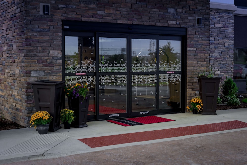 Hampton Inn & Suites Hammond - photo 39