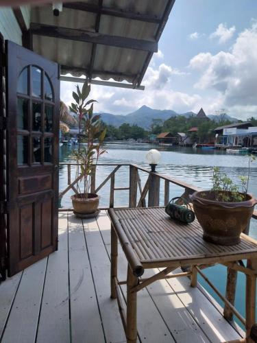 Jonnie's Riverside Resort - last minute hotel in Unknown City