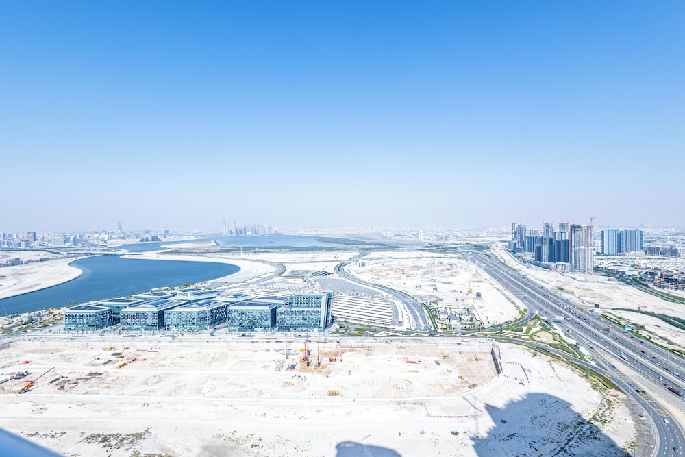 Dubai Dreaming Stylish 1BR DAMAC Towers Paramount — 4-Star Luxury Hotel in Dubai, United Arab Emirates