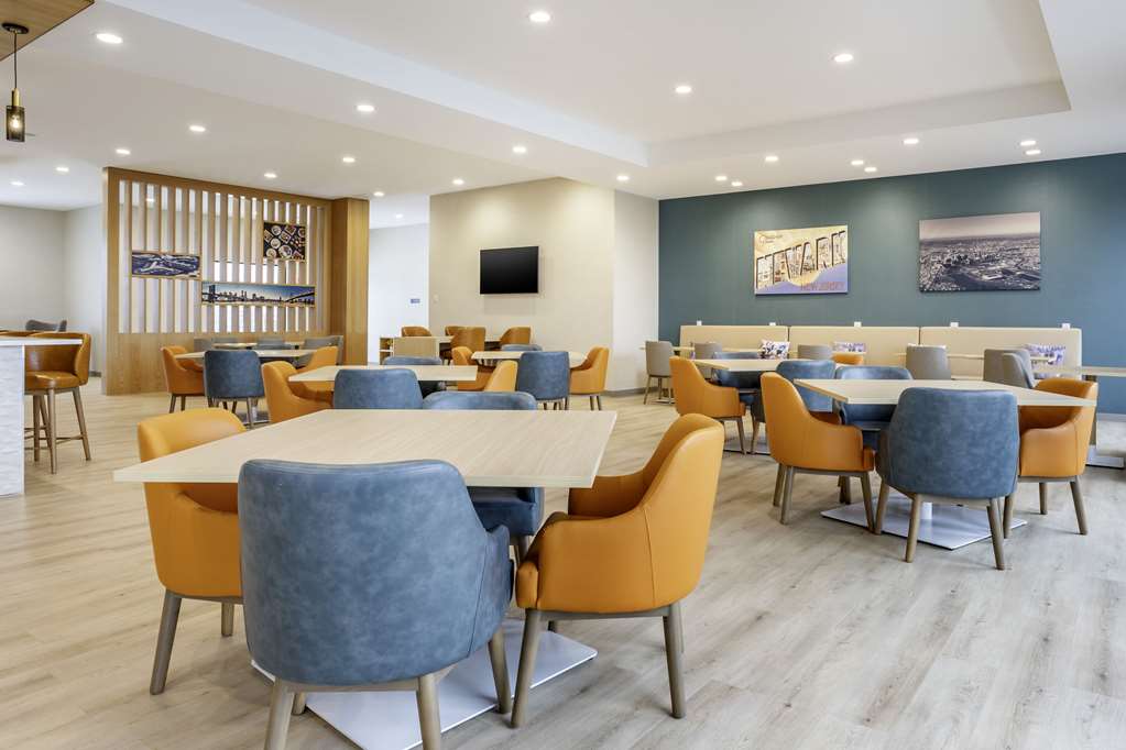 Comfort Inn & Suites Newark Liberty International Airport - photo 57