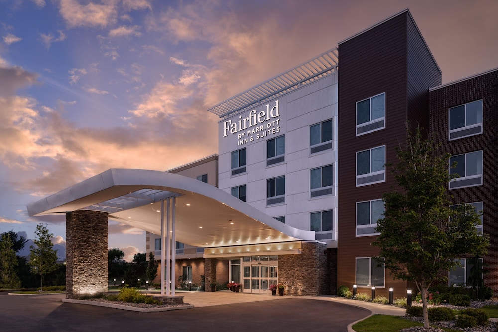 Fairfield Inn & Suites by Marriott Cleveland Tiedeman Road in Brooklyn, United States