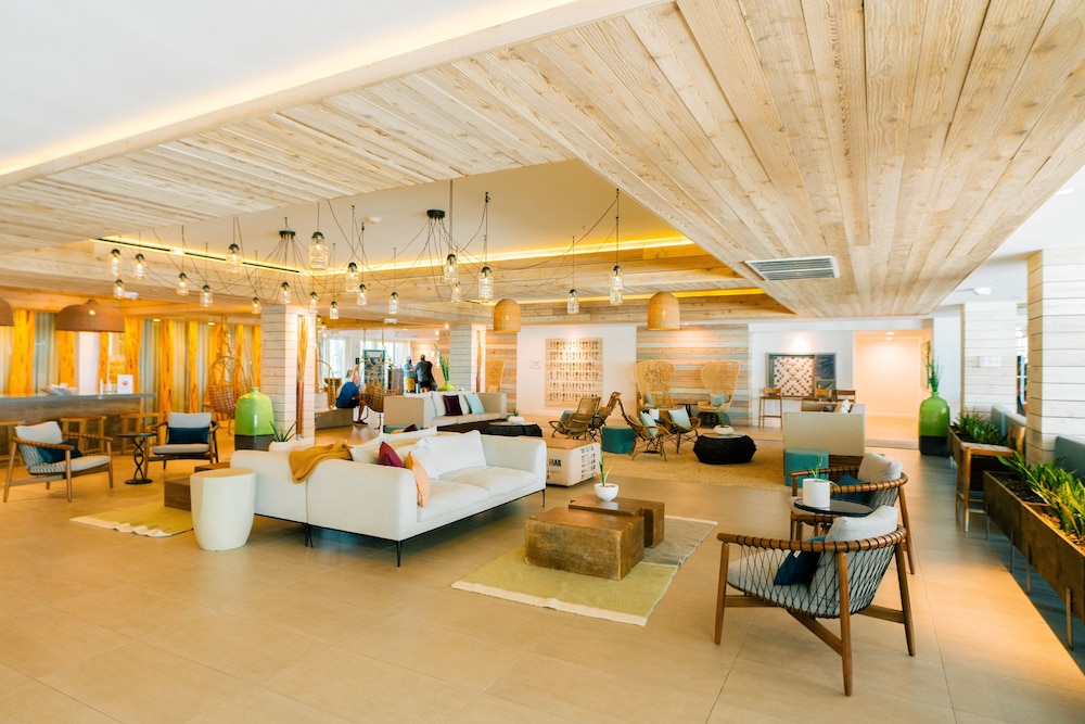 Amara Cay Resort - photo 4