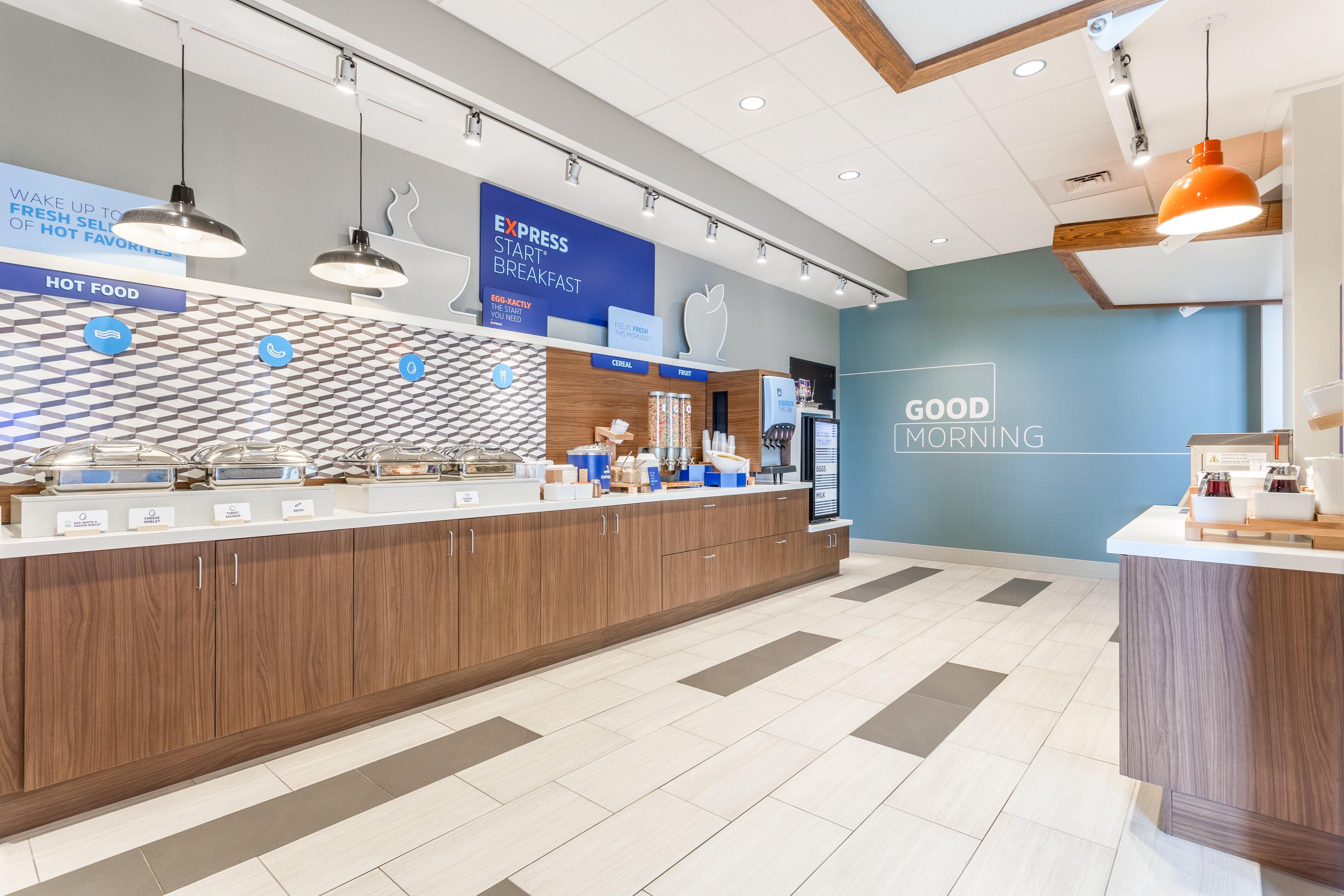 Holiday Inn Express & Suites Ottawa - photo 120
