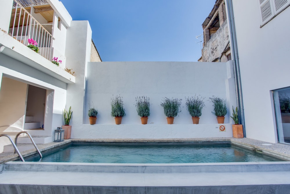 Hotel Ca Sa Padrina d Arta in Arta, Spain