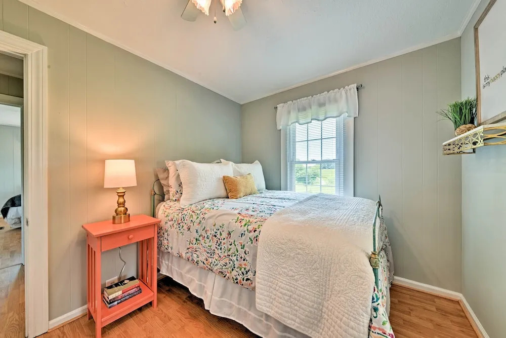 Peaceful Elkin Vacation Rental about 17 Mi to Mt Airy — 4-Star Luxury Hotel in Dobson, United States