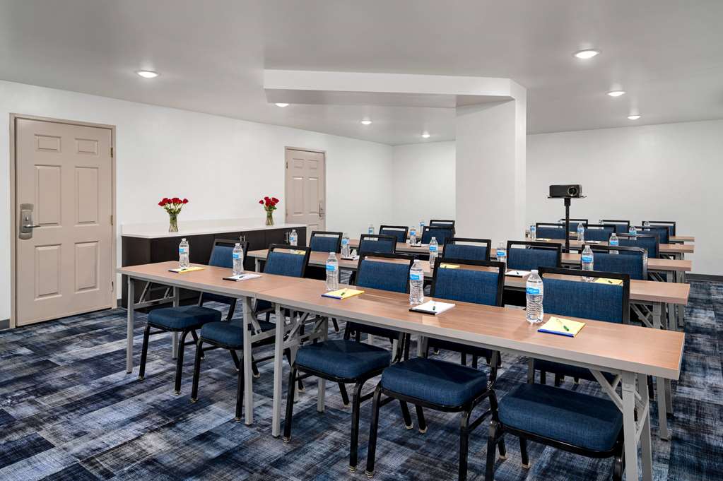 La Quinta Inn by Wyndham Columbus Airport Area - photo 30