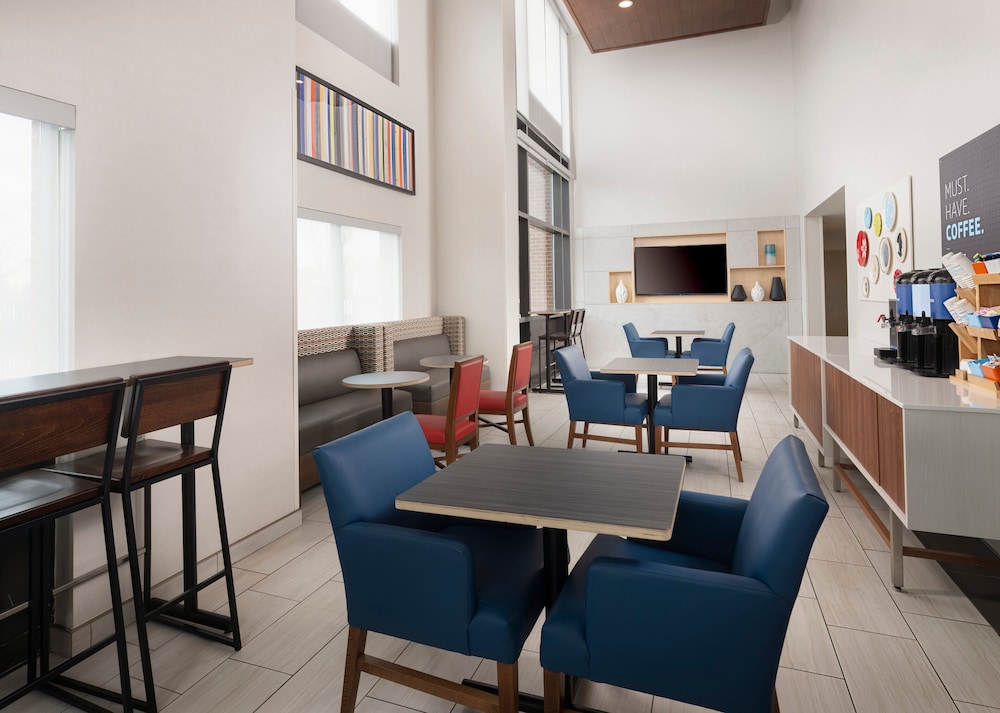 Holiday Inn Express & Suites Olive Branch by IHG - photo 24